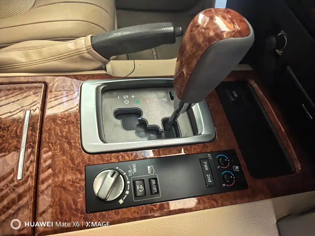 Toyota Land Cruiser 2012 4.6L AT VX-R