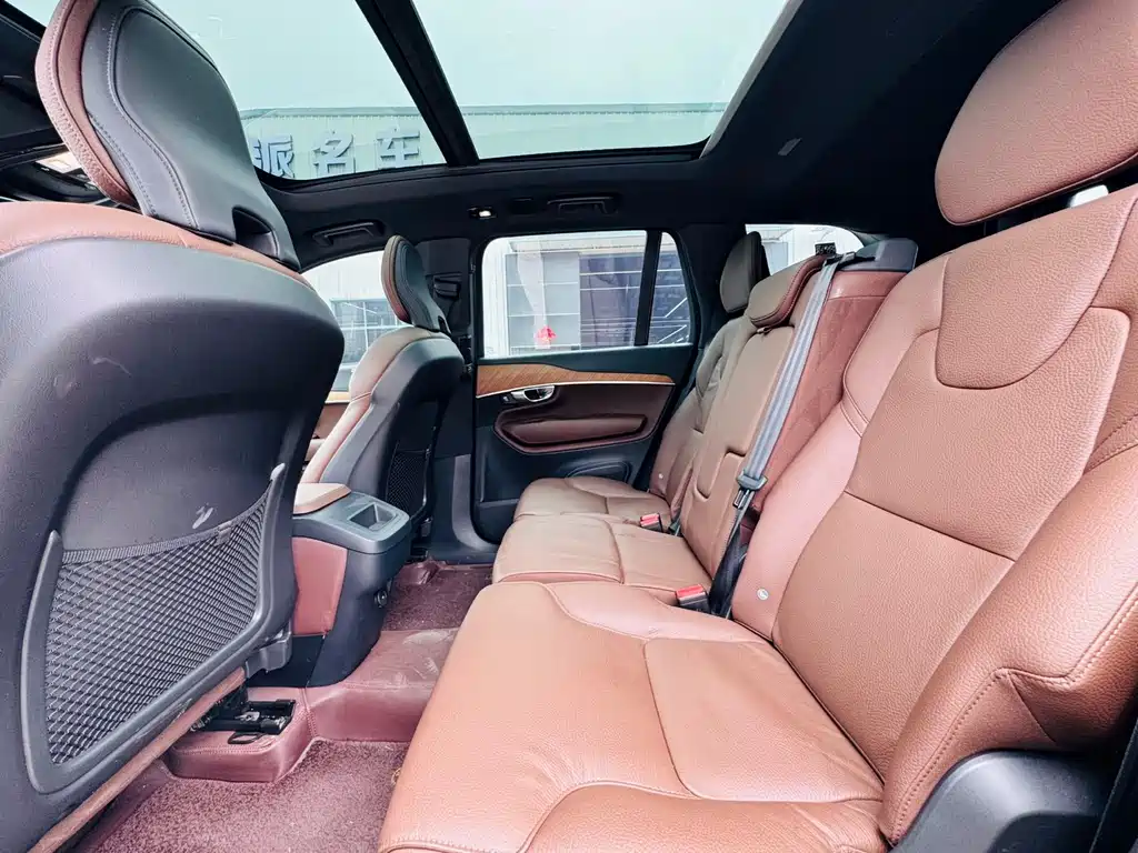 Volvo XC90 2024 B5 Luxury 5 мест