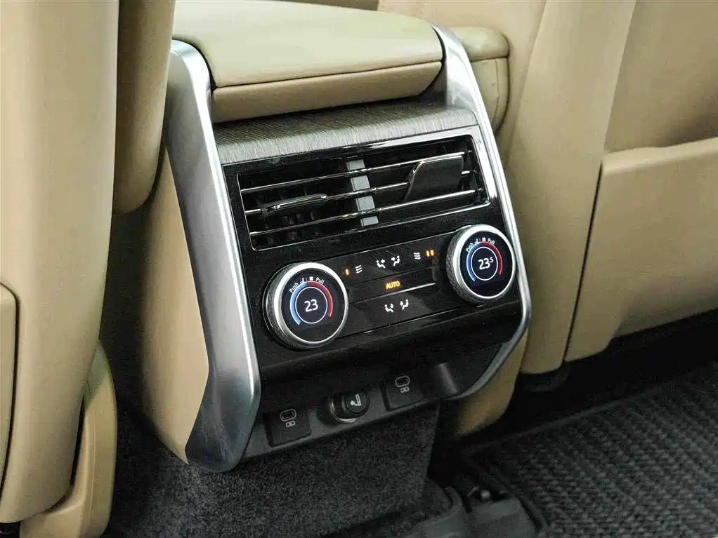 Land Rover Range Rover — миниатюра 17