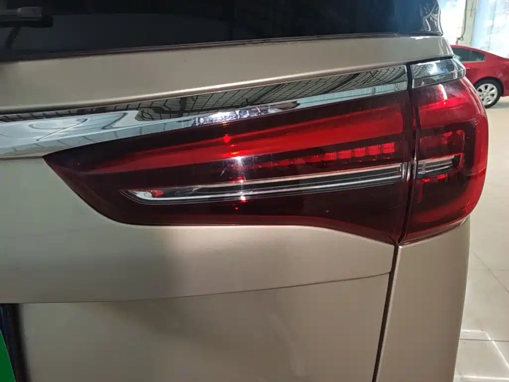 Buick GL8 — миниатюра 8