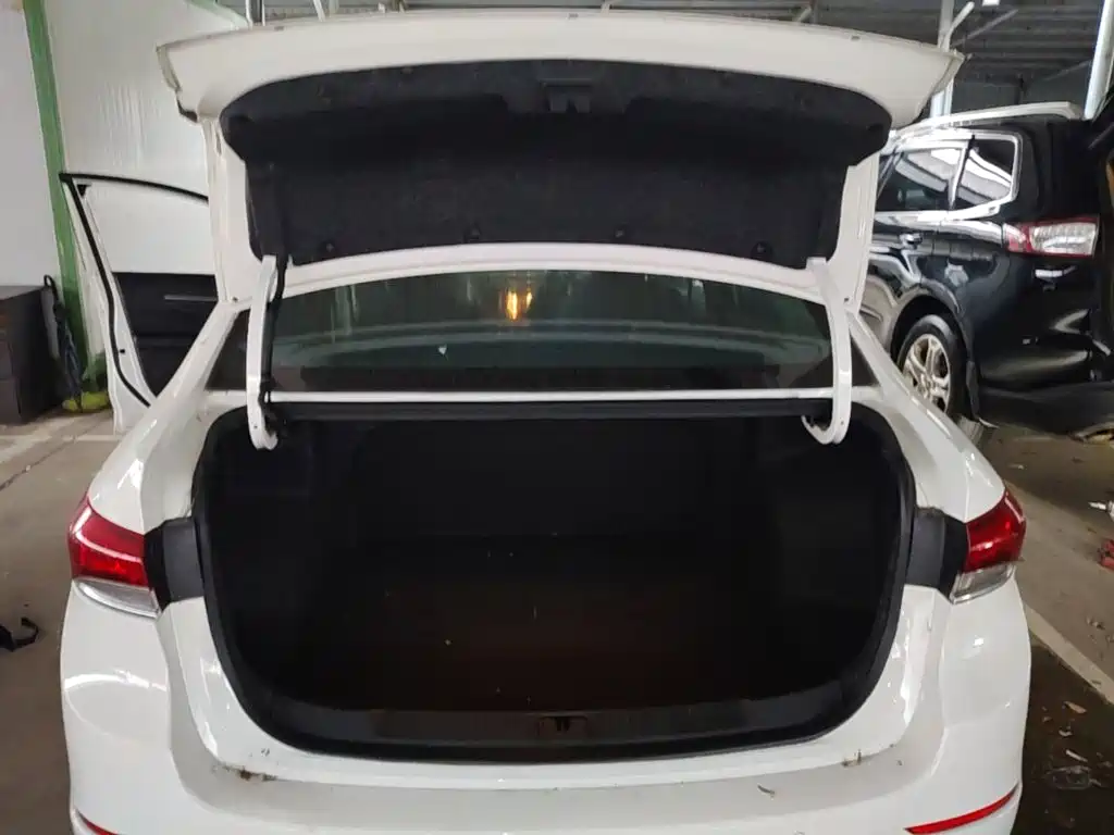 Buick Excelle — миниатюра 19