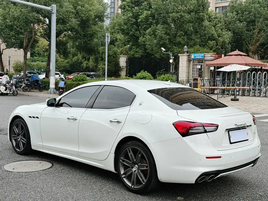 Maserati Ghibli — миниатюра 5