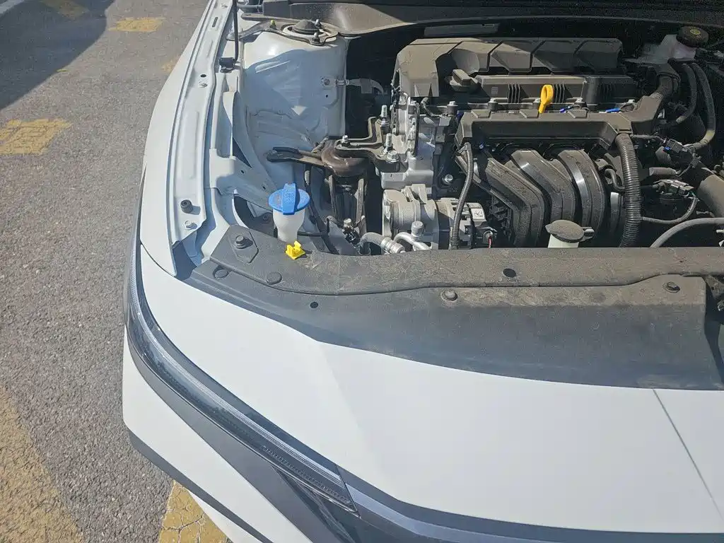 Hyundai Elantra — миниатюра 20