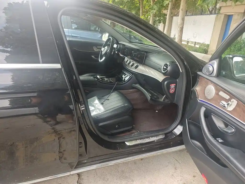 Mercedes-Benz E-Class — миниатюра 22