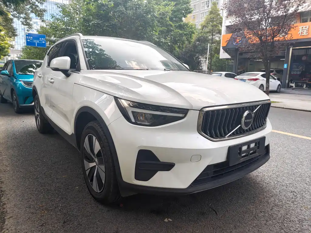 Volvo XC40 — миниатюра 2