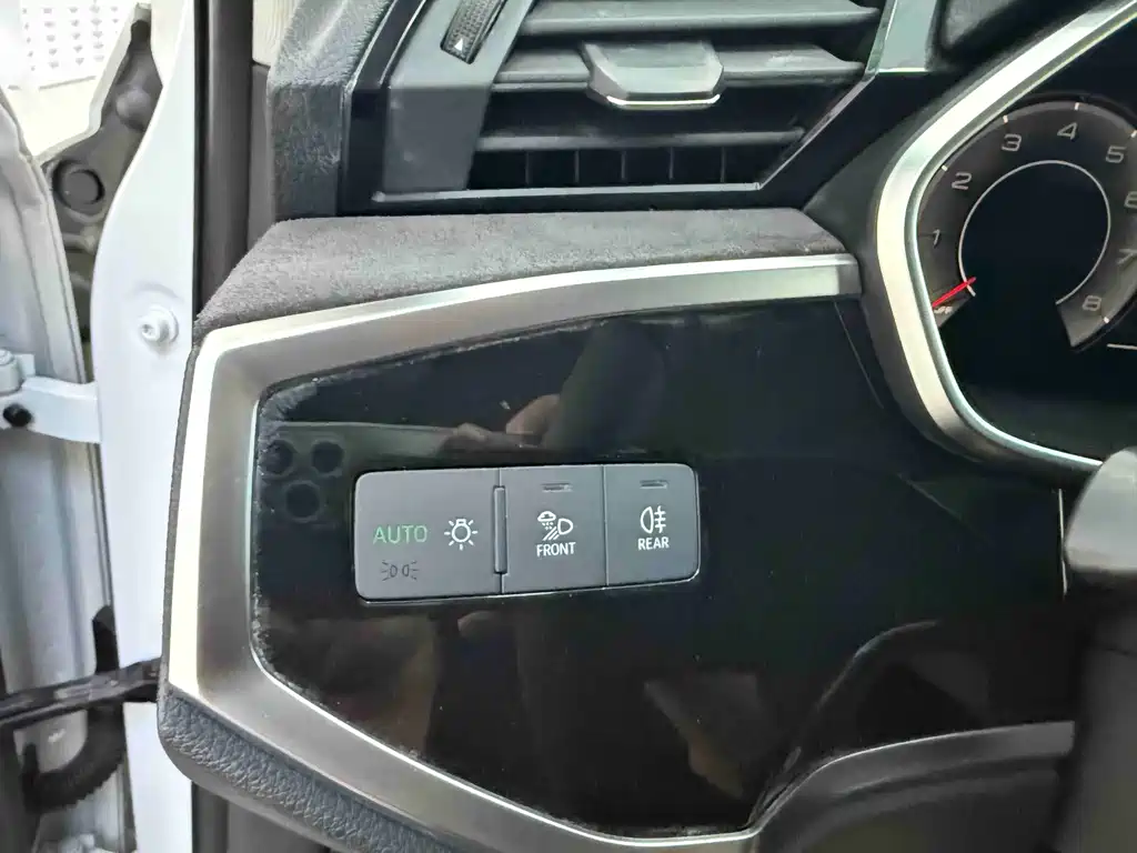 Audi Q3 — миниатюра 11