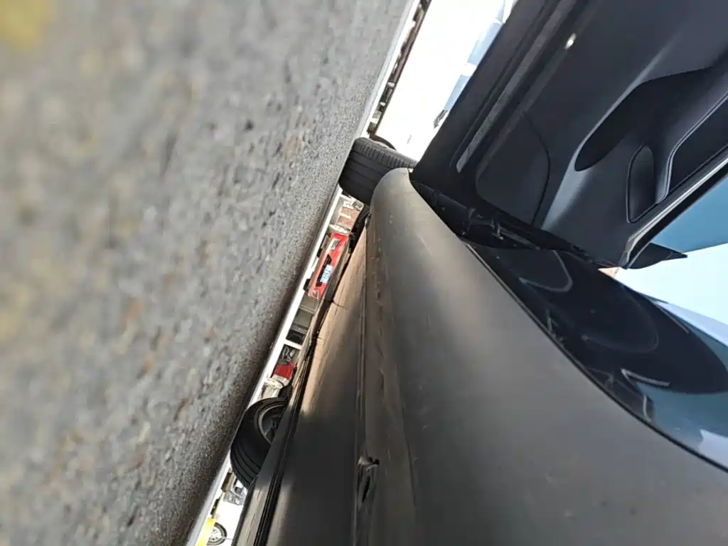 Tesla Model Y — миниатюра 21