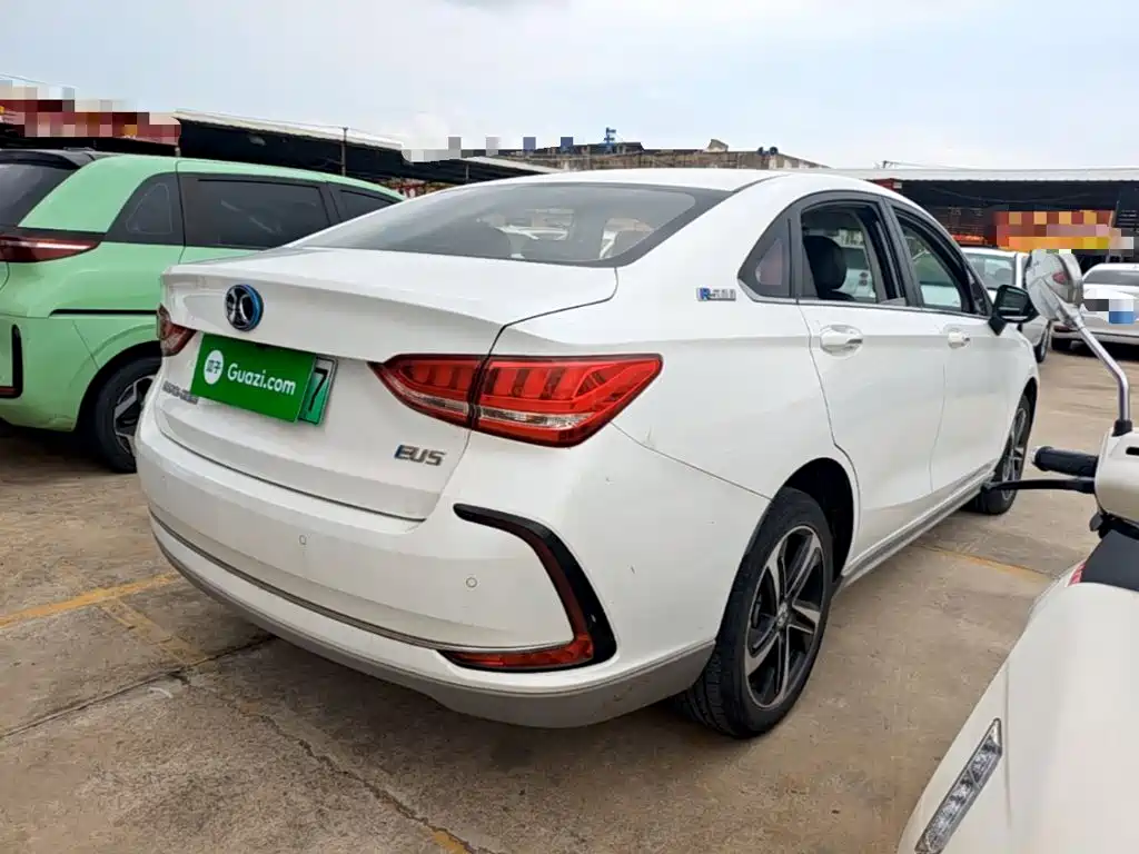 BAIC EU5 — миниатюра 7