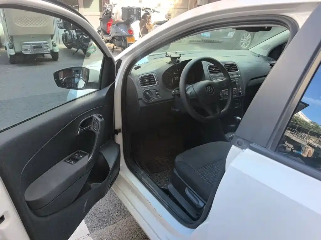 Volkswagen Polo — миниатюра 12