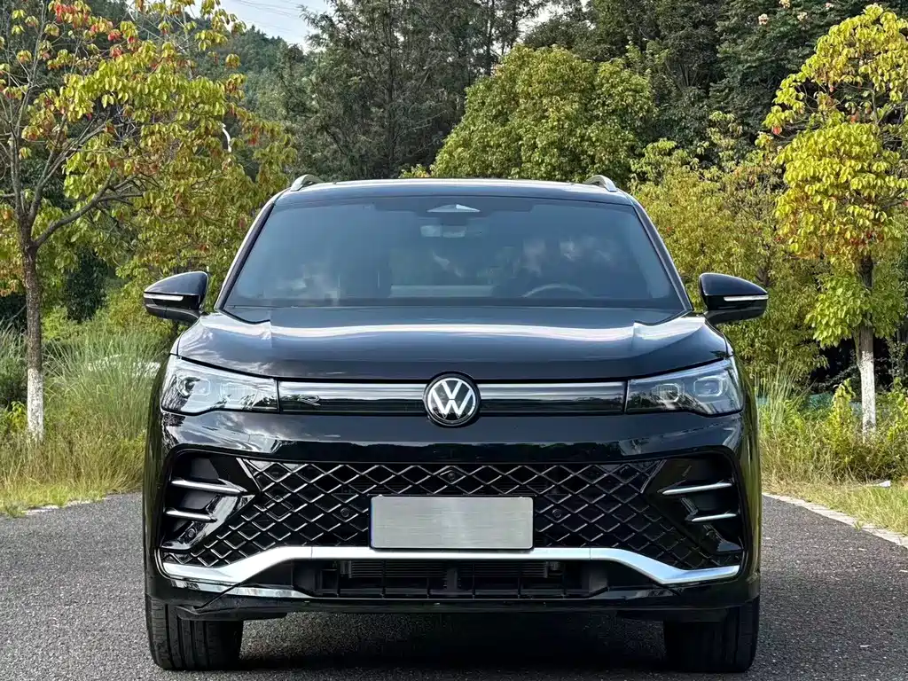 Volkswagen Tiguan L — миниатюра 2