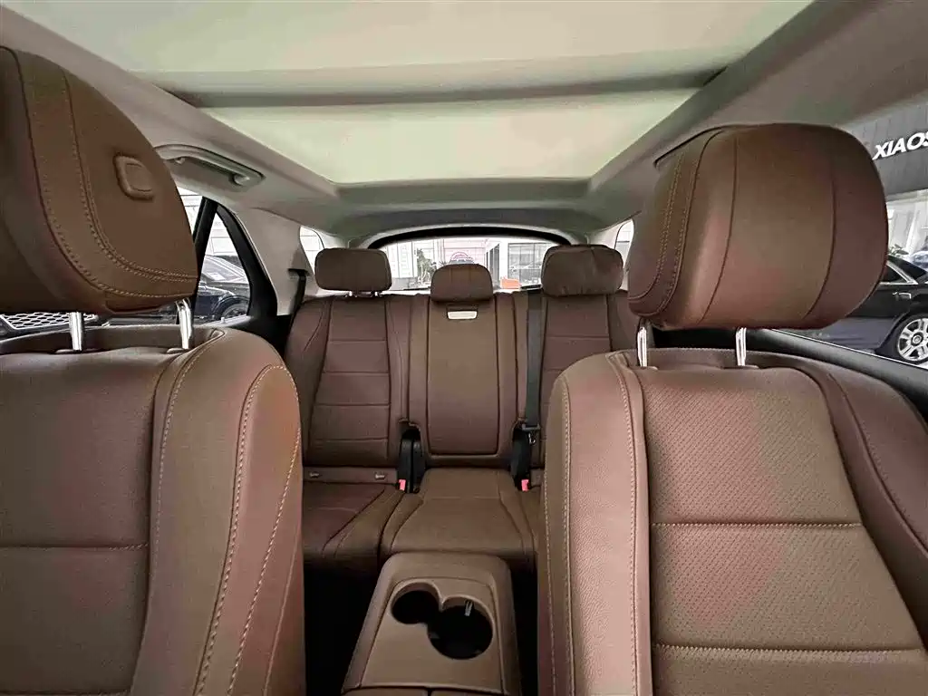 Mercedes-Benz GLE (Import) — миниатюра 19