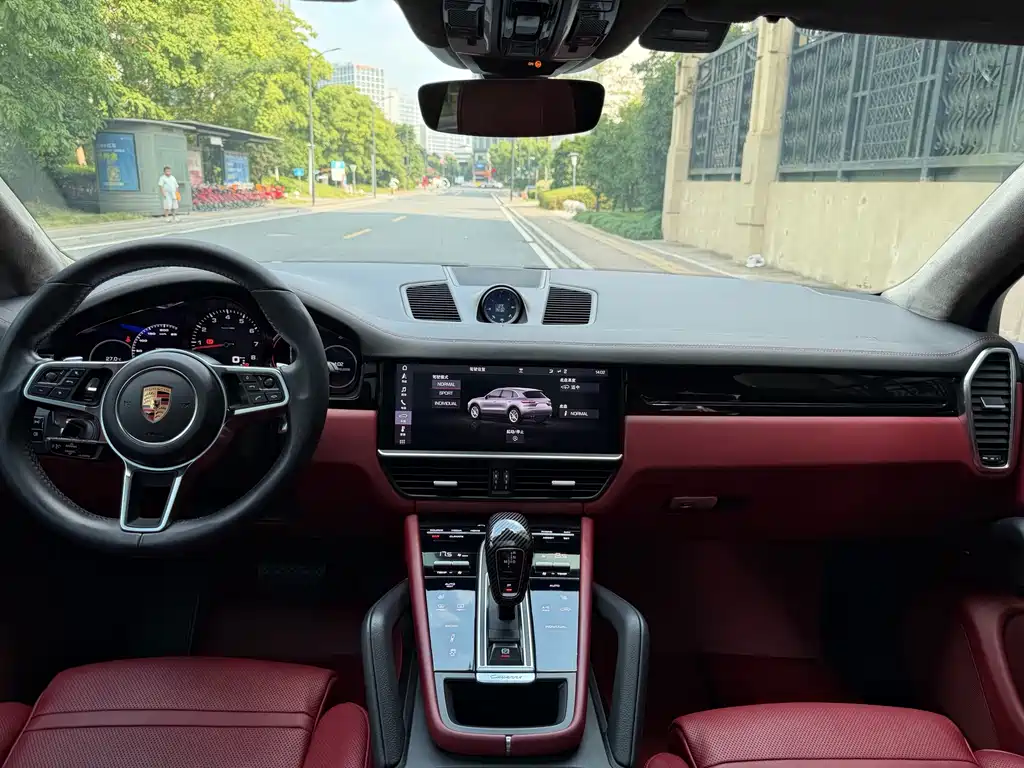 Porsche Cayenne — миниатюра 3
