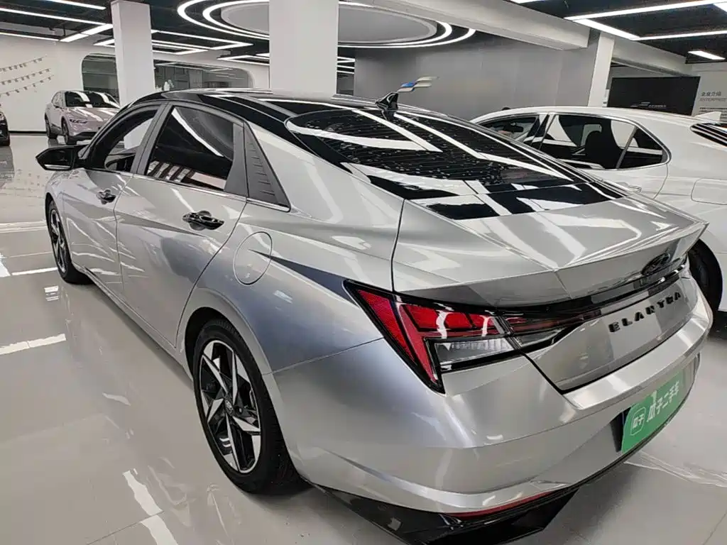 Hyundai Elantra — миниатюра 5