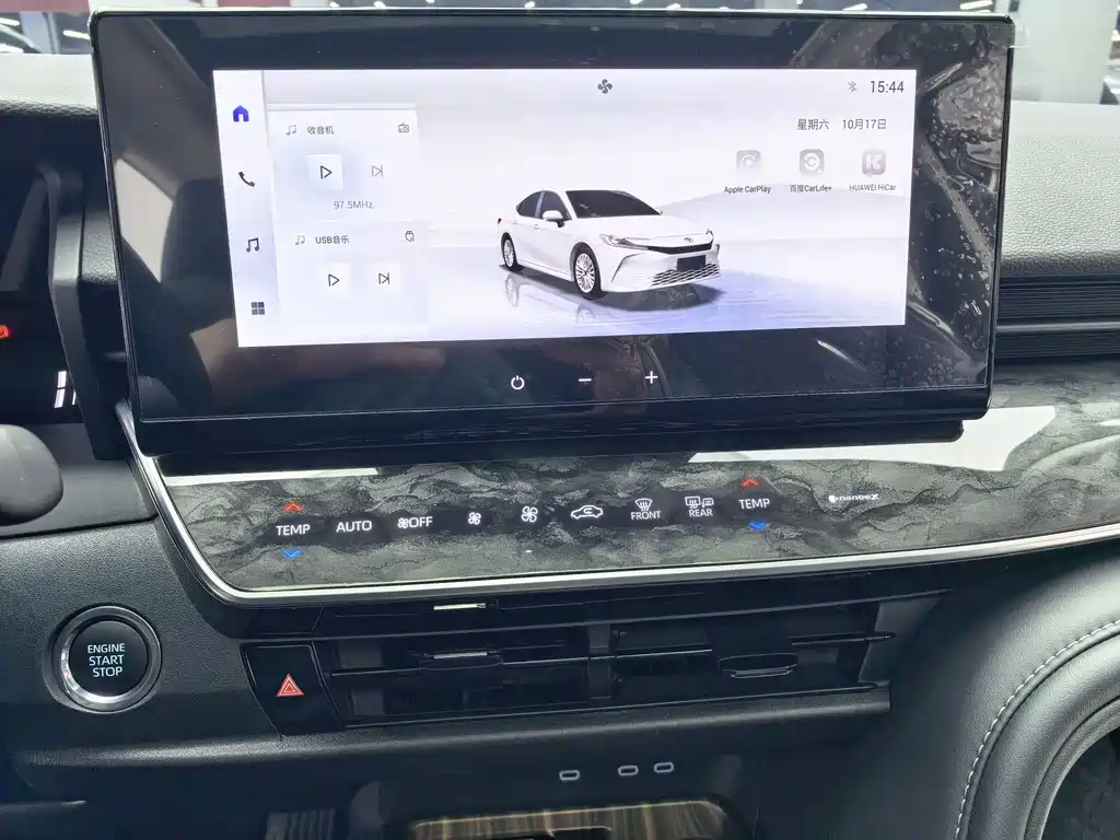 Toyota Camry — миниатюра 10