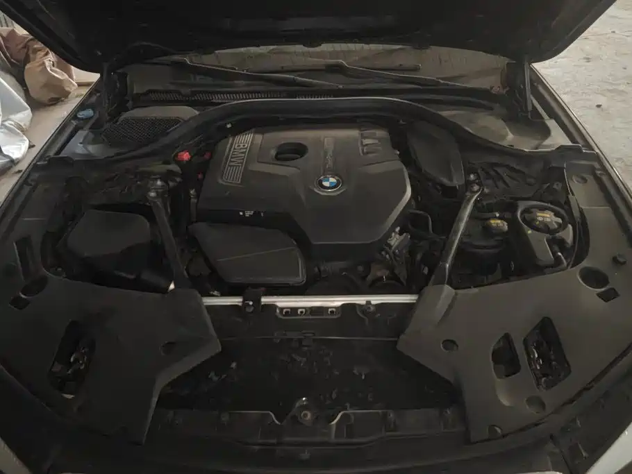 BMW 5 Series — миниатюра 10
