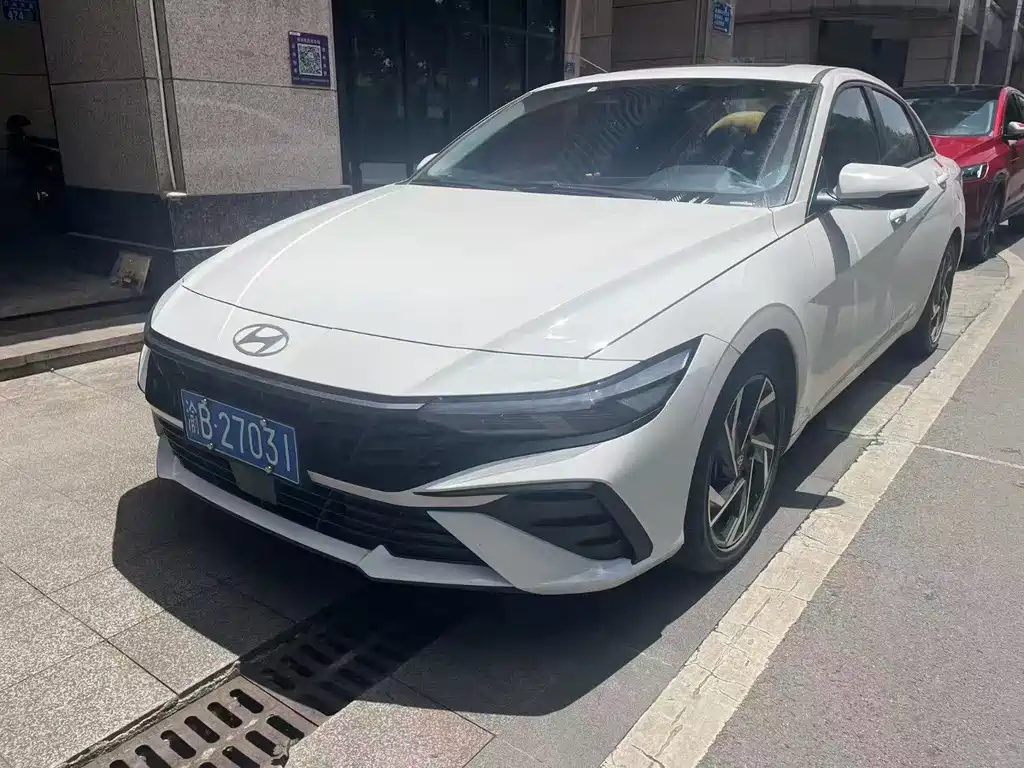 Купить Hyundai Elantra