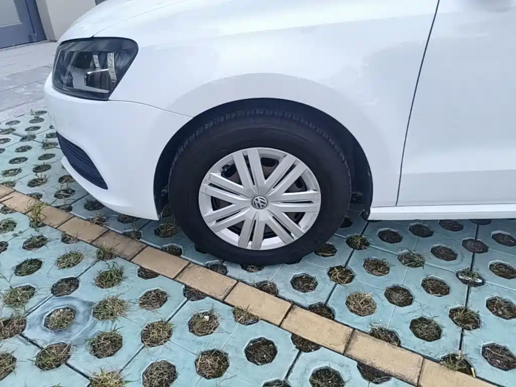 Volkswagen Polo — миниатюра 23