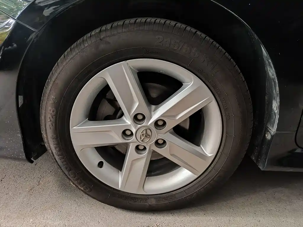 Toyota Camry — миниатюра 10