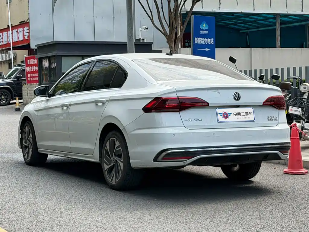 Volkswagen Bora — миниатюра 4