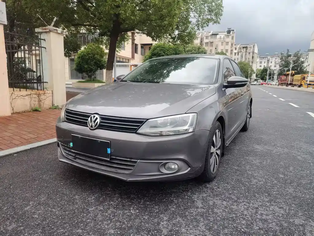 Купить Volkswagen Sagitar