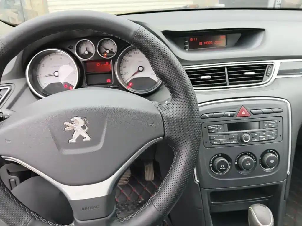 Peugeot 308 — миниатюра 10