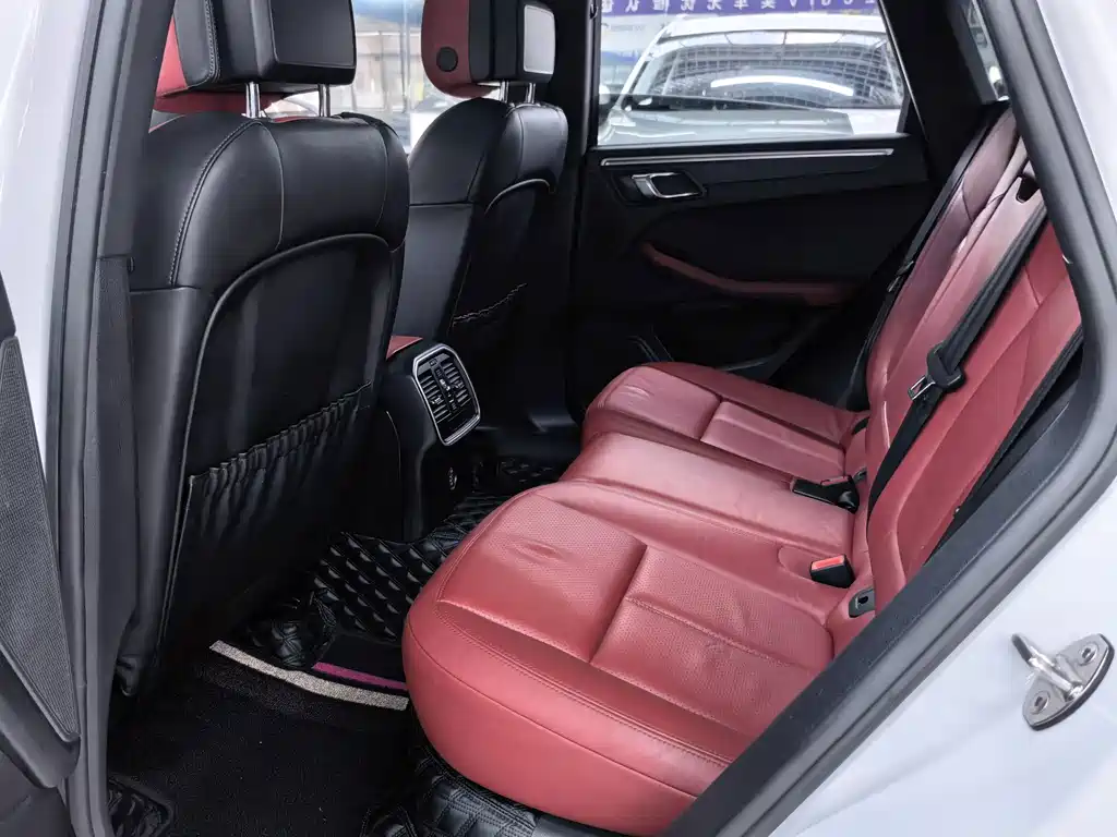 Porsche Macan — миниатюра 6