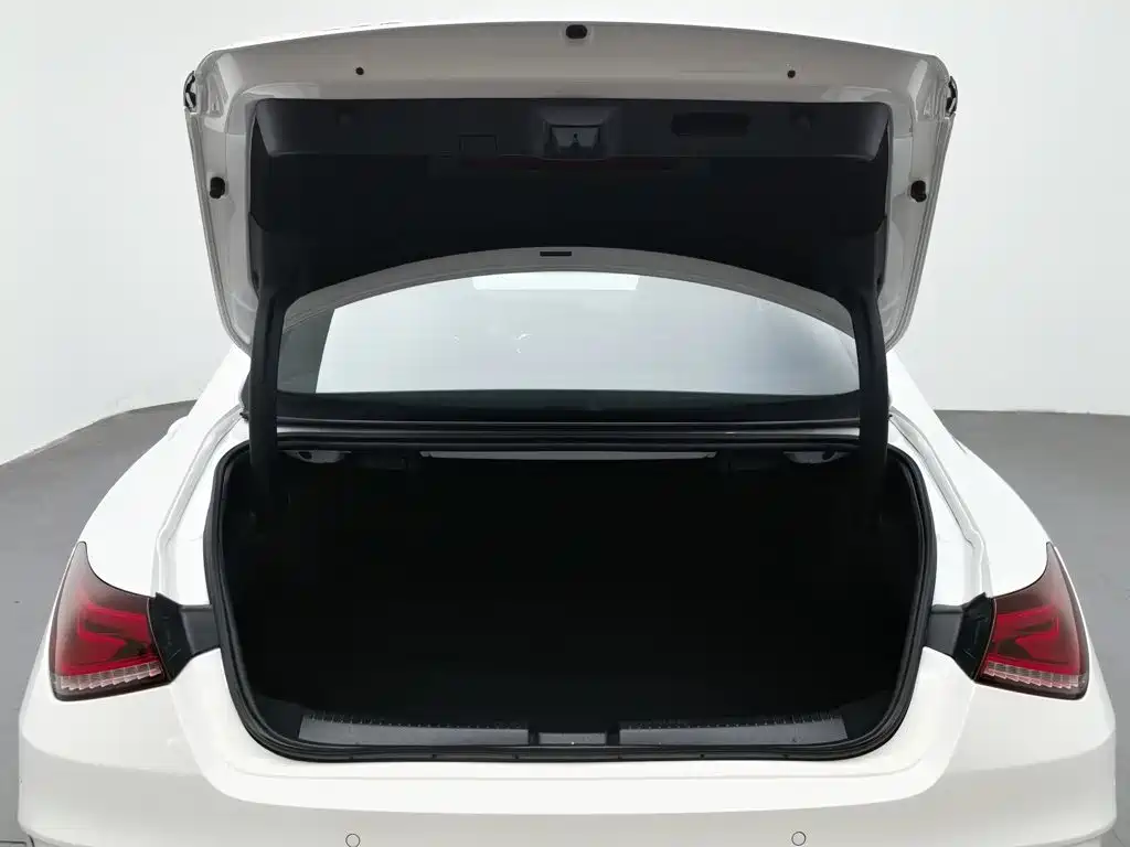 Mercedes-Benz CLA (Import) — миниатюра 16