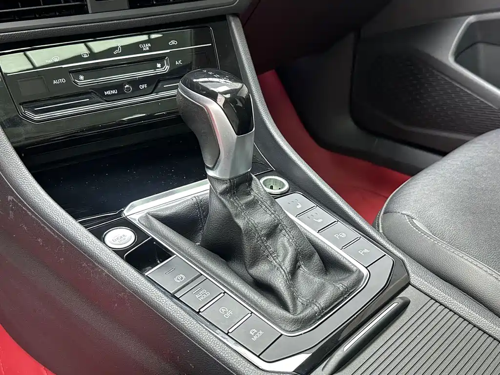 Volkswagen Sagitar 2022 280TSI DSG