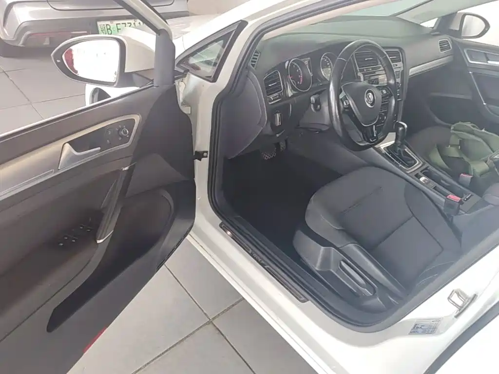 Volkswagen Golf — миниатюра 16