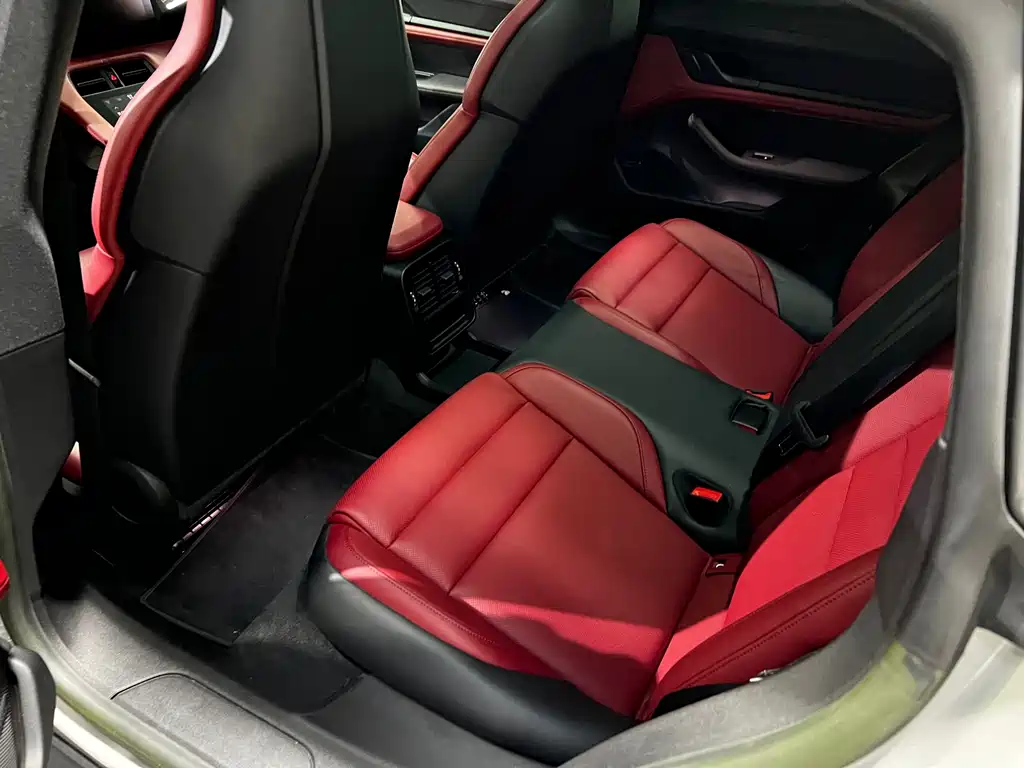 Porsche Taycan — миниатюра 18