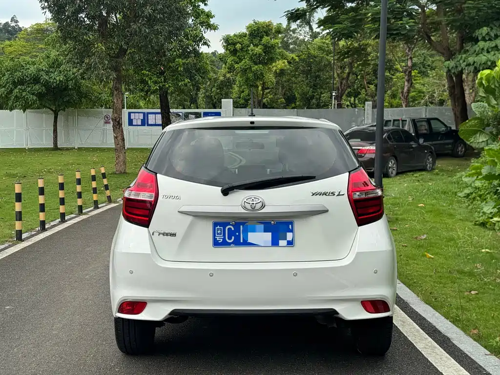 Toyota Yaris L — миниатюра 8