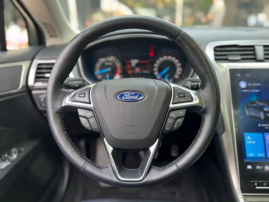 Ford Mondeo — миниатюра 11