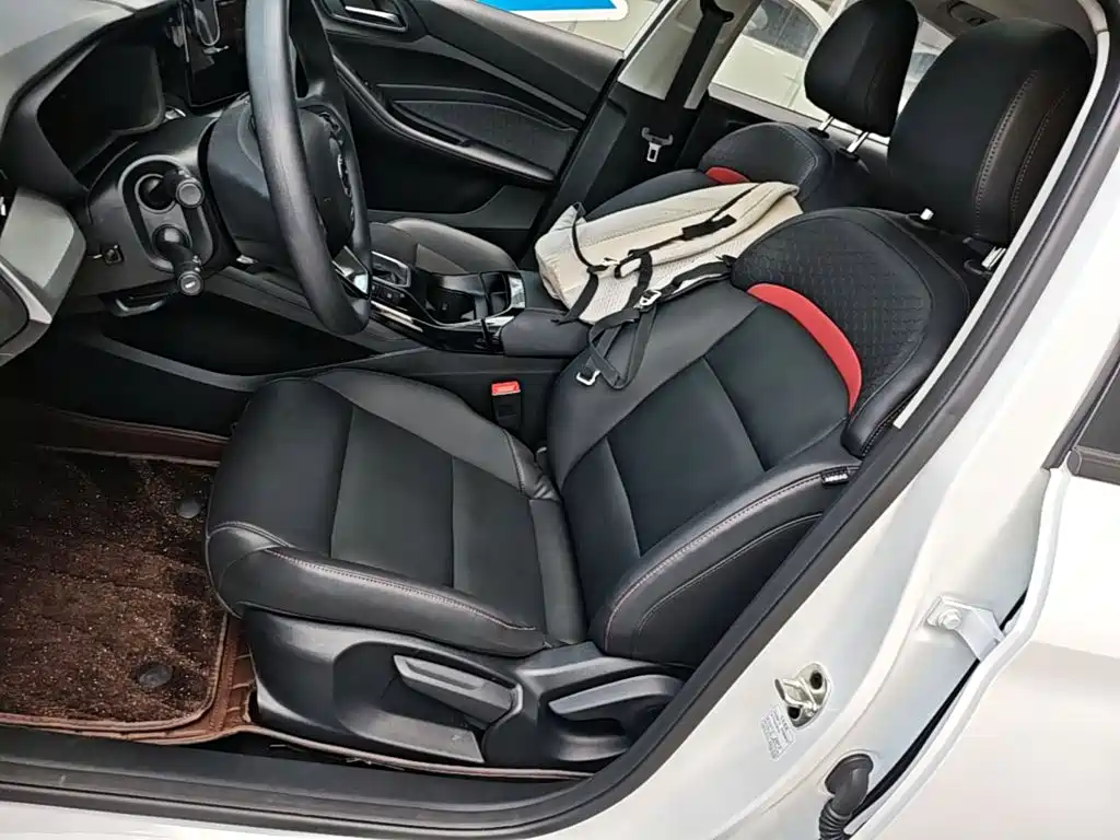 MG MG5 — миниатюра 15