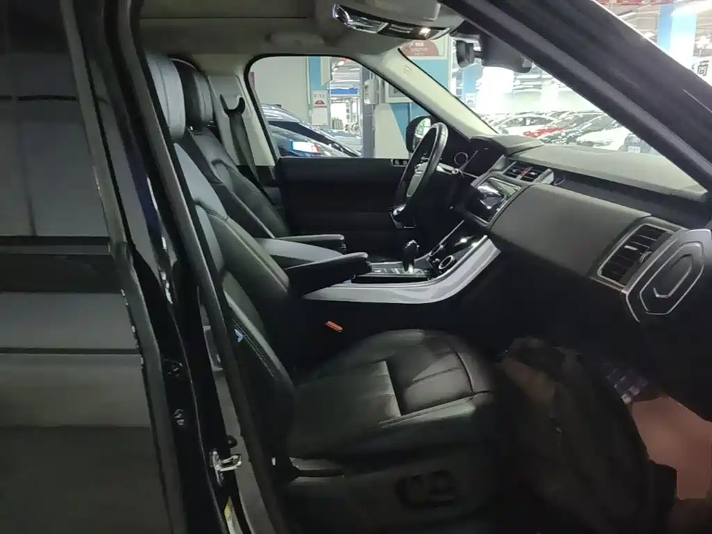 Land Rover Sport PHEV — миниатюра 25