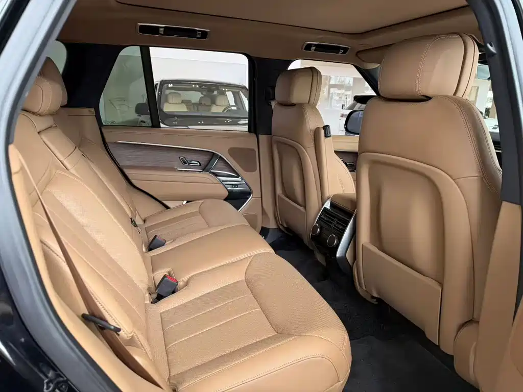 Land Rover Range Rover 2025 3.0 L6 360PS
