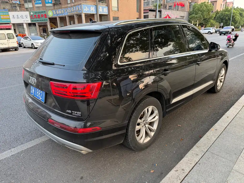Audi Q7 — миниатюра 10