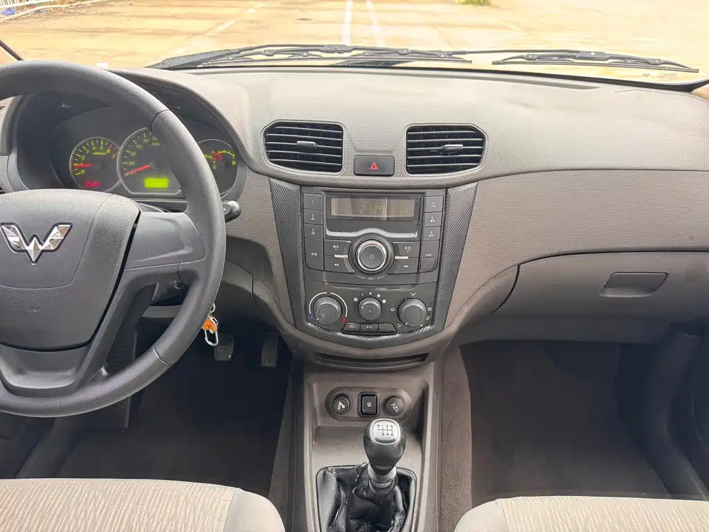 Wuling Hongguang — миниатюра 9