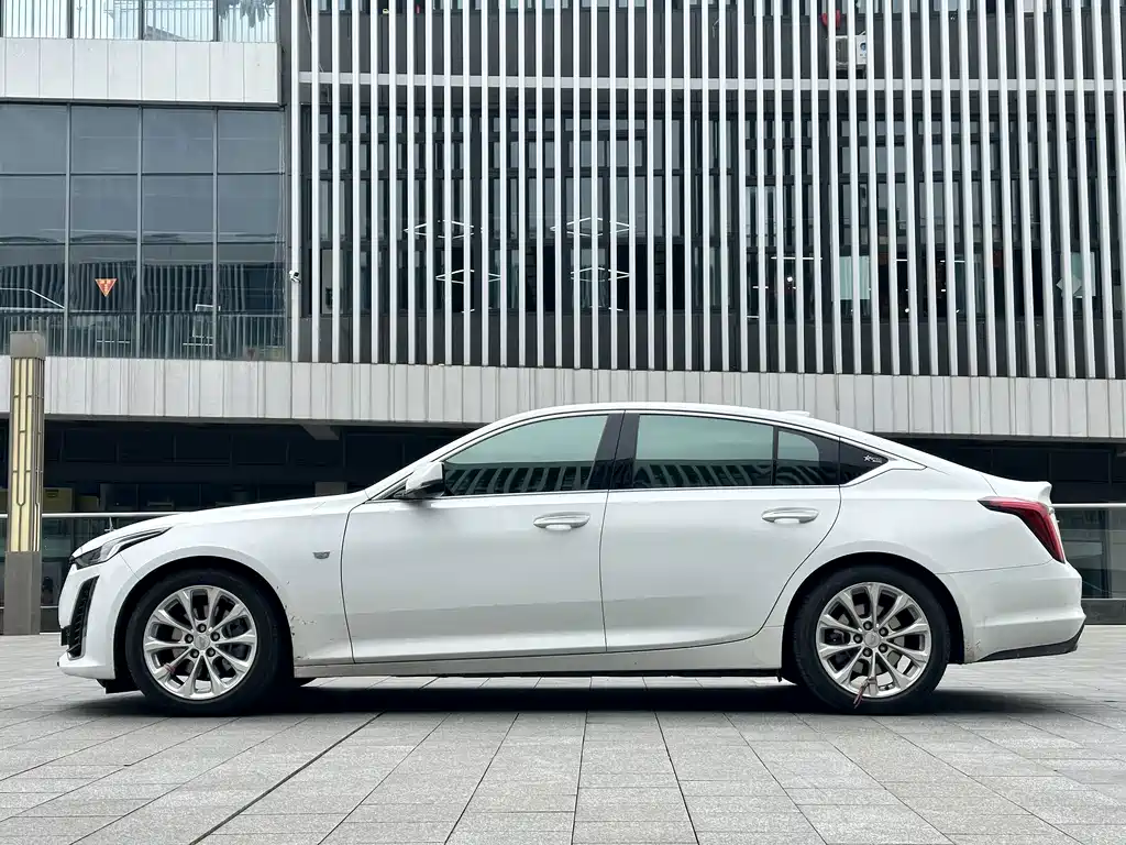 Cadillac CT5 — миниатюра 3