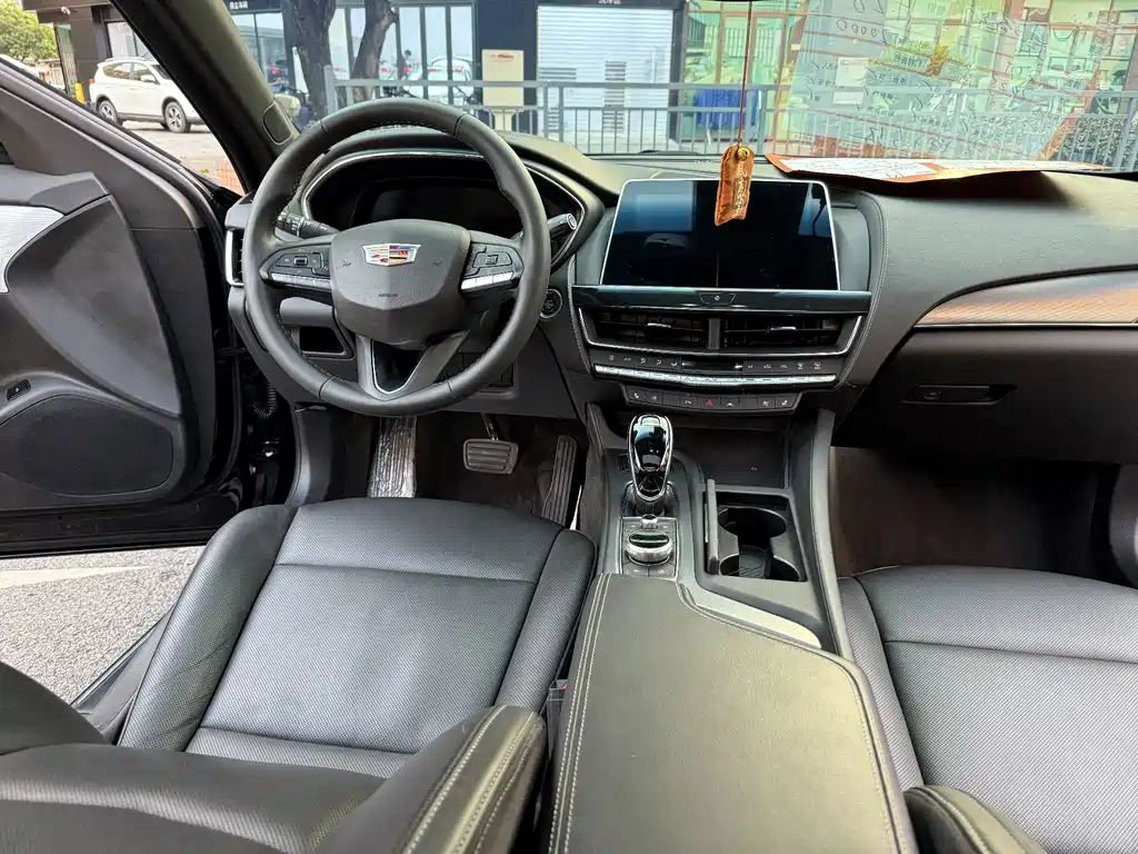 Cadillac CT5 — миниатюра 25
