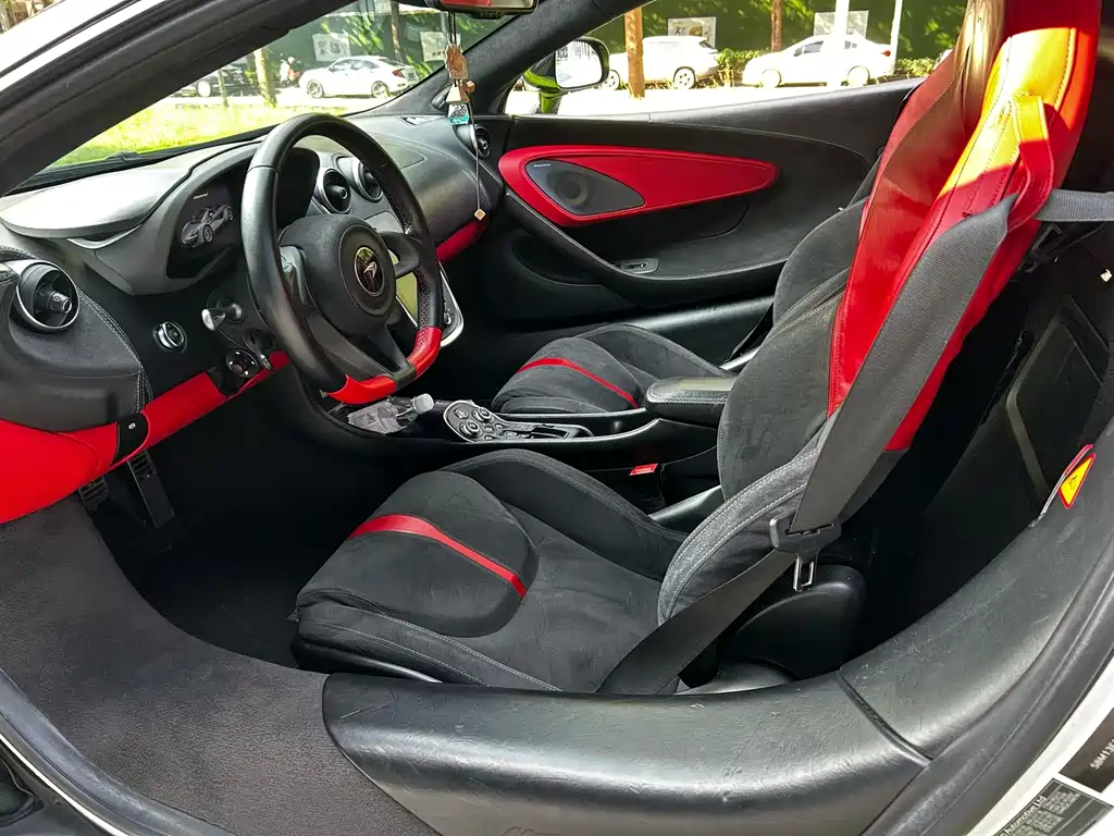 MCLAREN  570