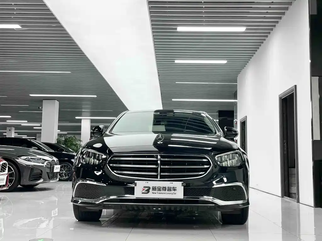 Mercedes-Benz E-Class — миниатюра 2