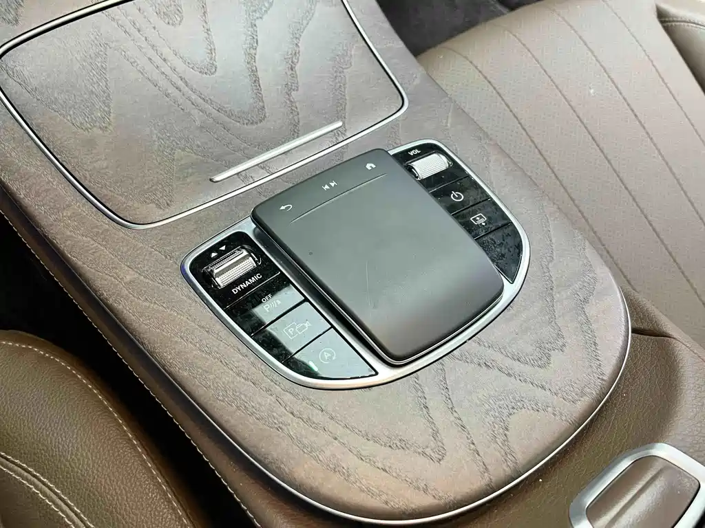Mercedes-Benz E-Class — миниатюра 19