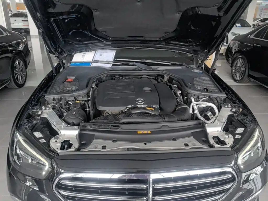 Mercedes-Benz E-Class — миниатюра 20