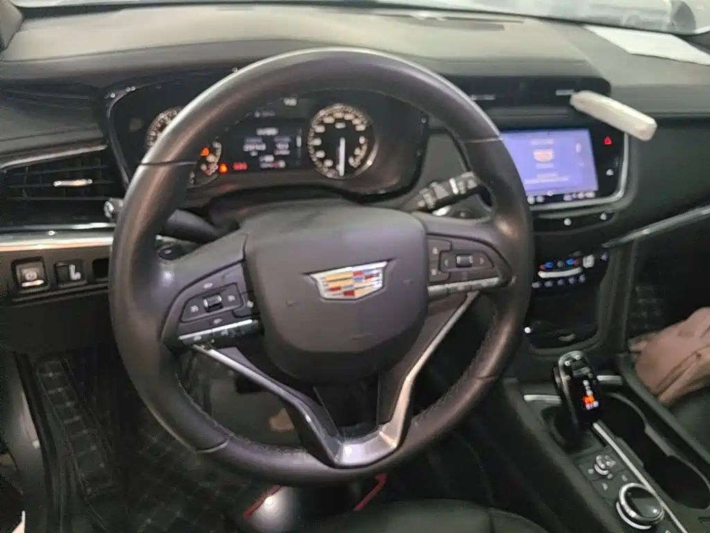 Cadillac XT6 — миниатюра 11
