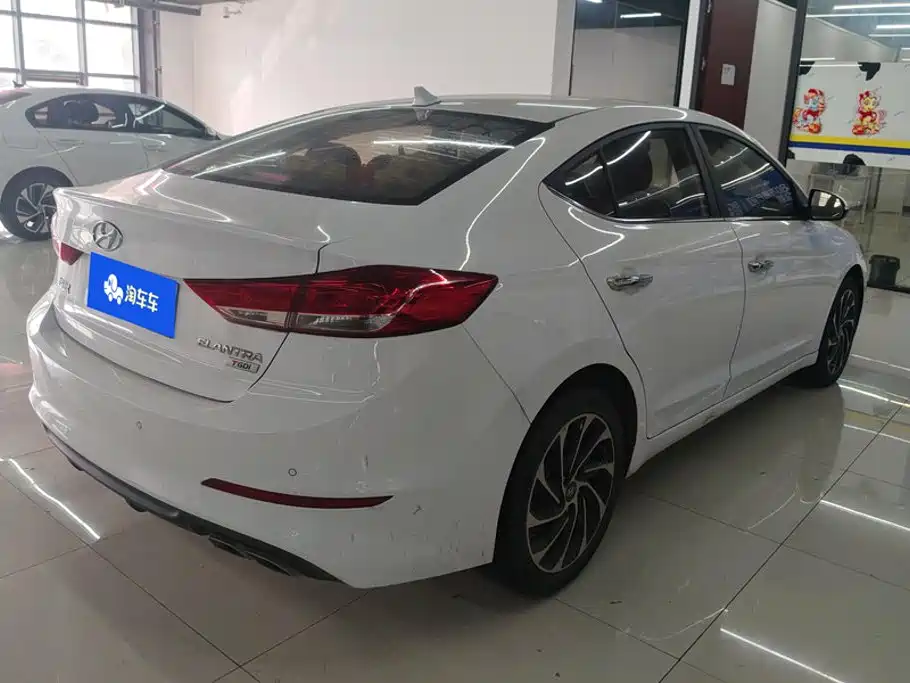 Hyundai Elantra — миниатюра 3