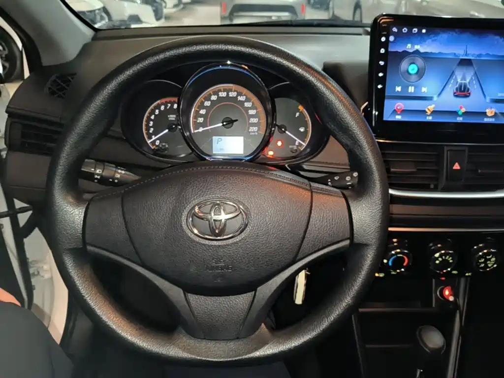 Toyota Yaris L — миниатюра 11