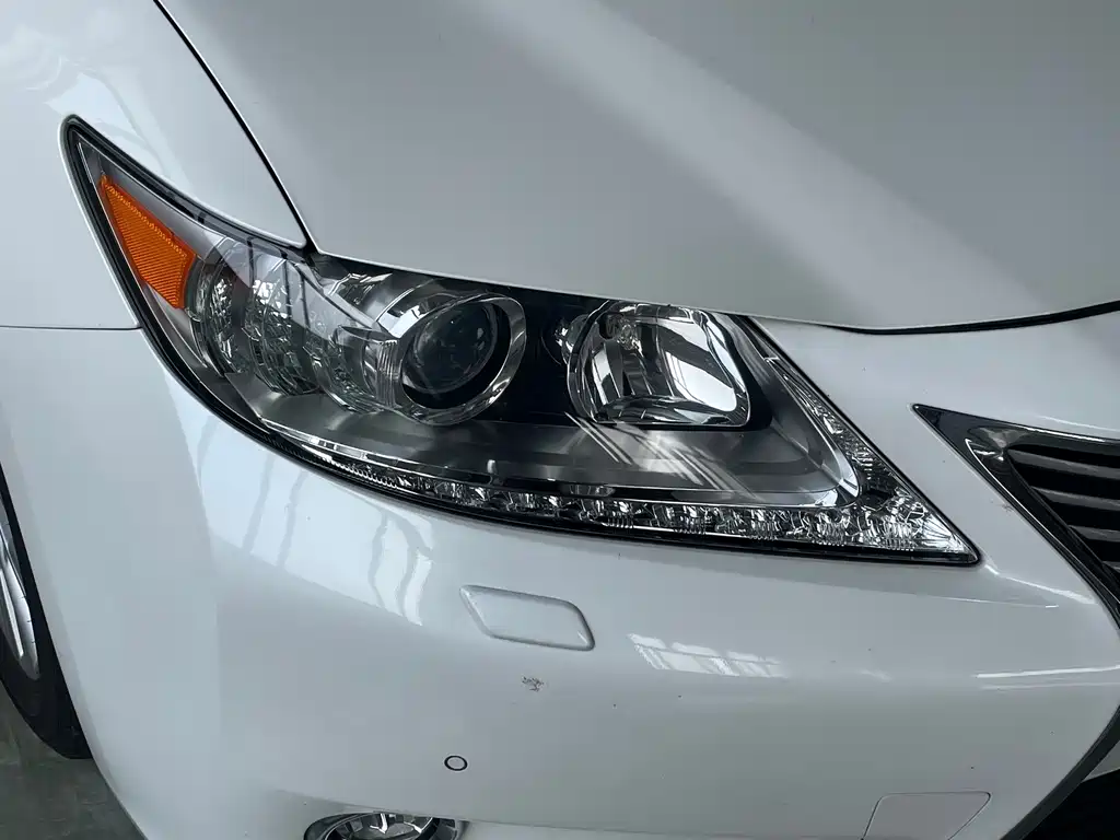 Lexus ES — миниатюра 17