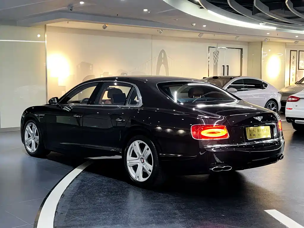 Bentley Flying Spur — миниатюра 3