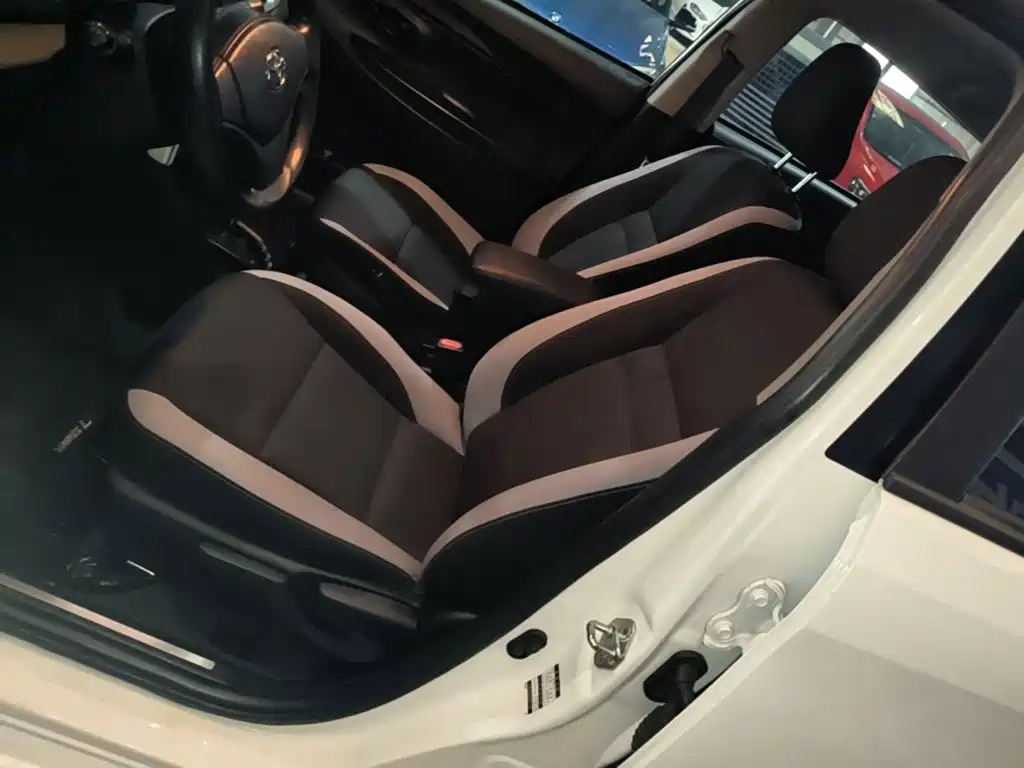 Toyota Yaris L — миниатюра 15