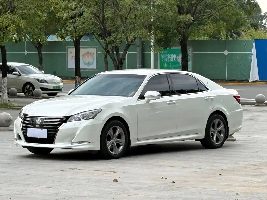 Toyota Crown — миниатюра 15